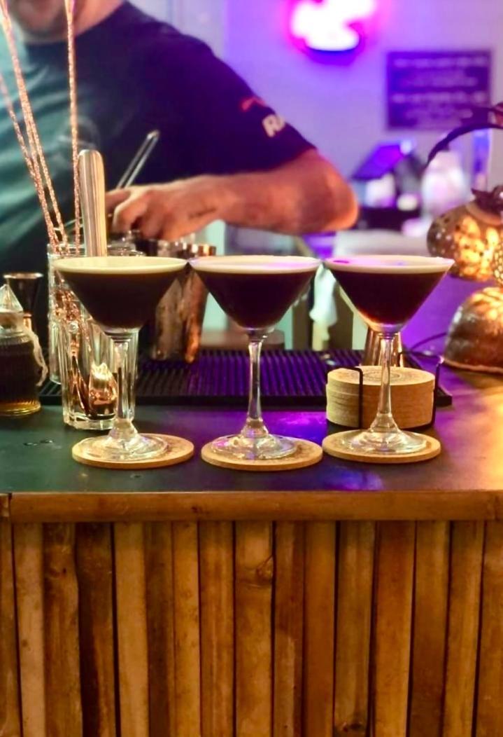 Tiki Tribe Bar & Hostel Тау Экстерьер фото