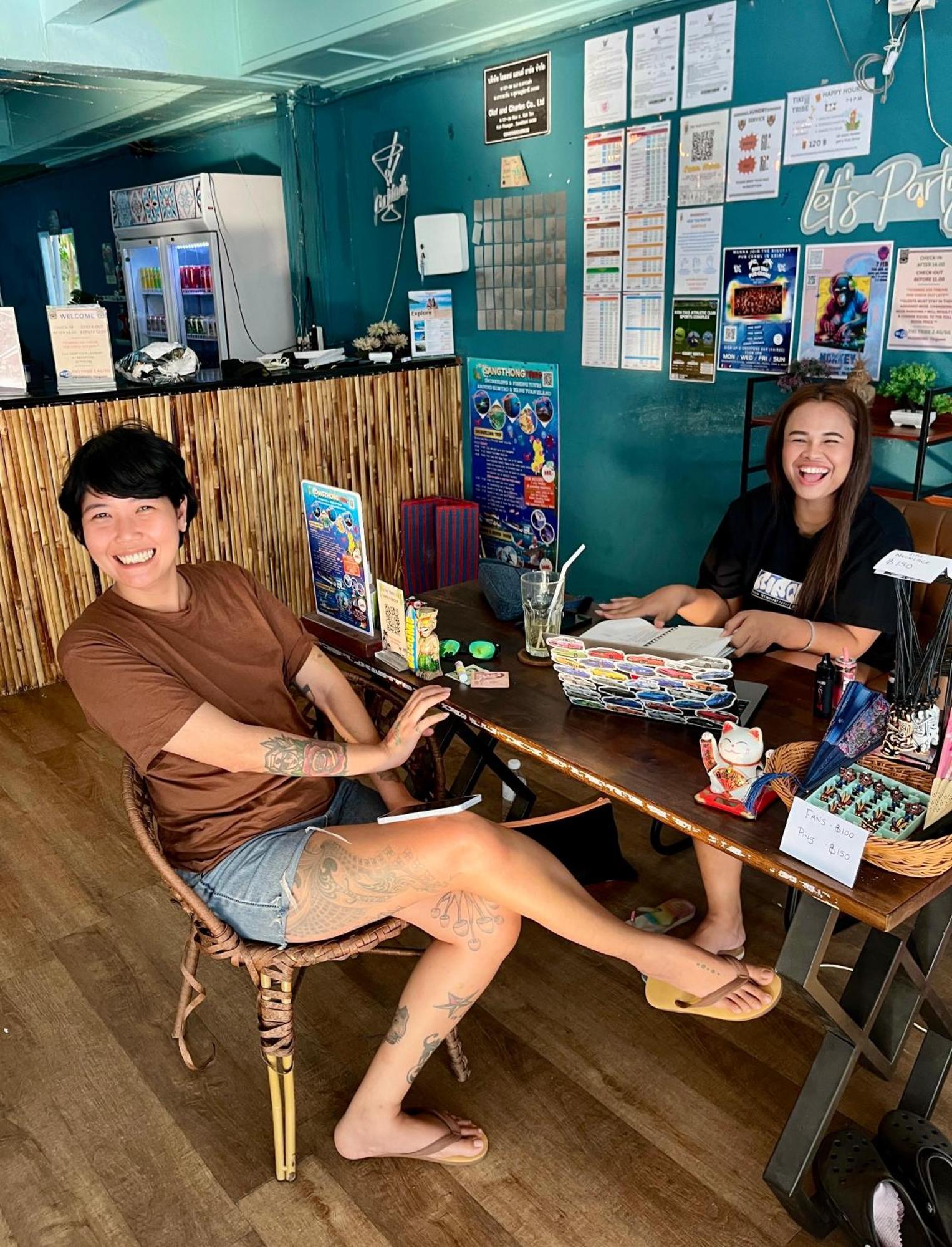 Tiki Tribe Bar & Hostel Тау Экстерьер фото