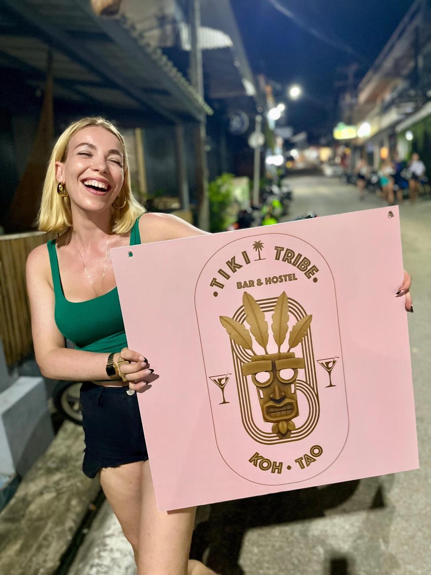 Tiki Tribe Bar & Hostel Тау Экстерьер фото